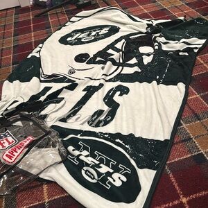 Jets throw blanket. L40”xH58”